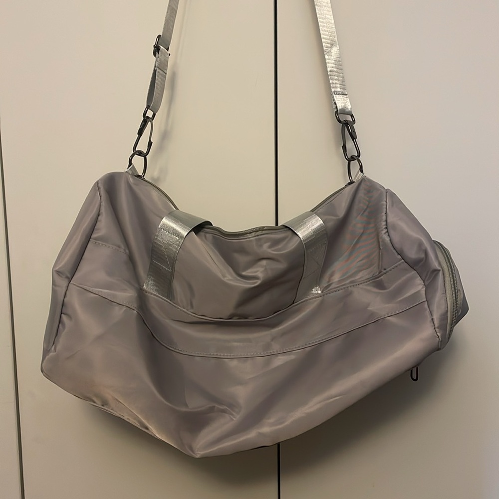 Halara weekender & duffle bag - Picture 3 of 6